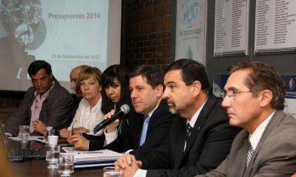 Debido al estancamiento del presupuesto, los legisladores acordaron iniciar el receso veraniego