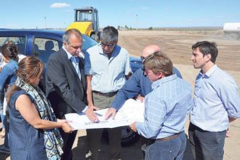El gobernador recorri� las obras del Mercado Concentrador