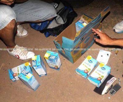 Viajaba en colectivo: lo atrapan con marihuana en cajas de leche liquida