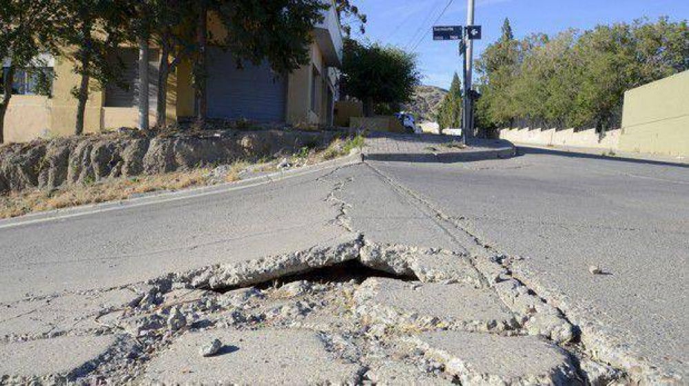 El intendente reconoci� que hay una deuda hist�rica en materia de pavimentaci�n