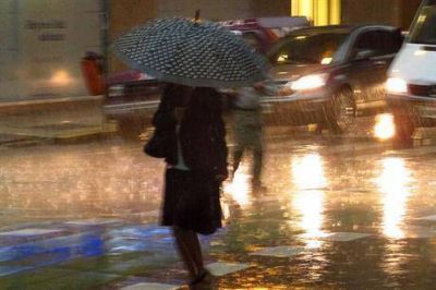 Ces� la alerta meteorol�gica por tormentas fuertes para la Ciudad y descendi� de la temperatura