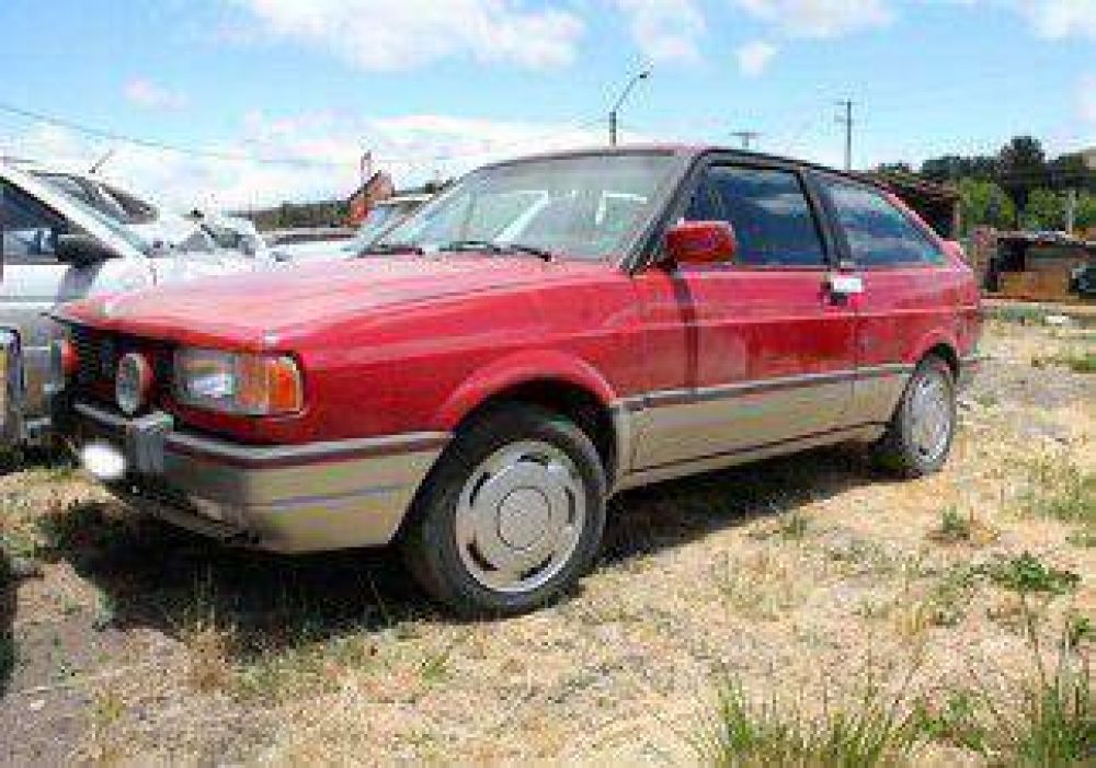 Lo arrastraron con un auto y cuando cay� al suelo lo pasaron por encima 