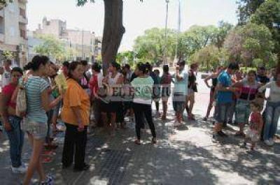 Becados reclamaron pagos, contratos y viviendas