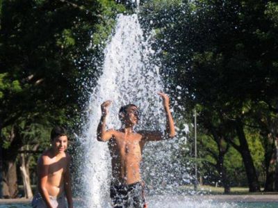 En Rosario el A�o Nuevo llegar� con lluvias y baja de temperaturas