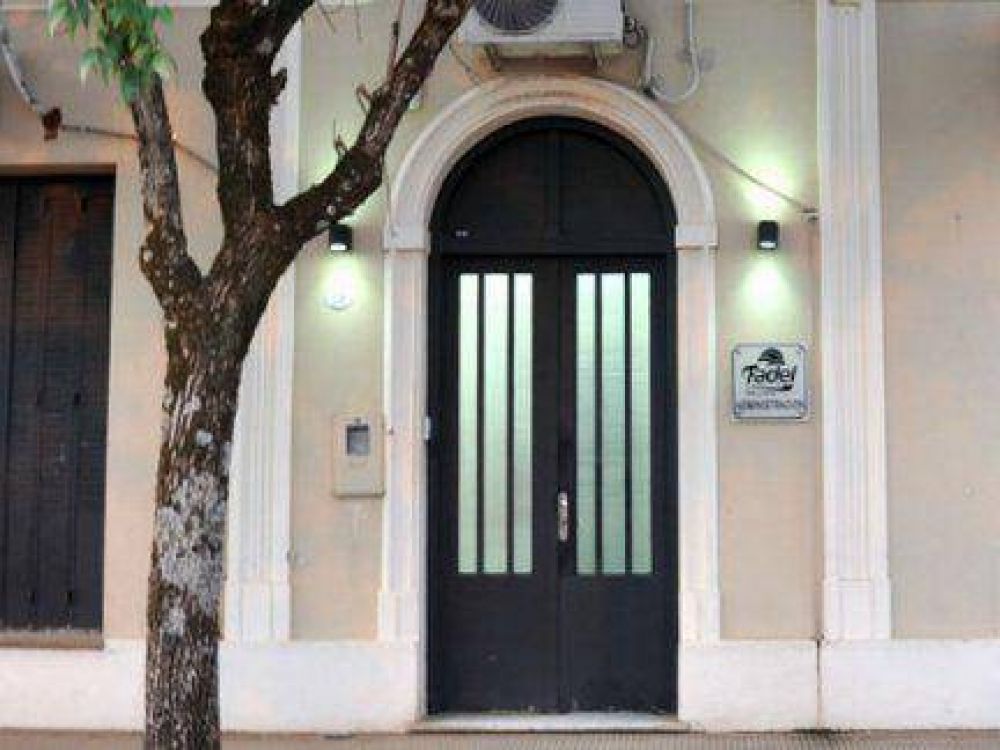 A cara descubierta asaltaron una empresa y se alzaron con importante suma 