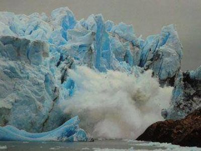El glaciar volvi� a desprender grandes masas de hielo