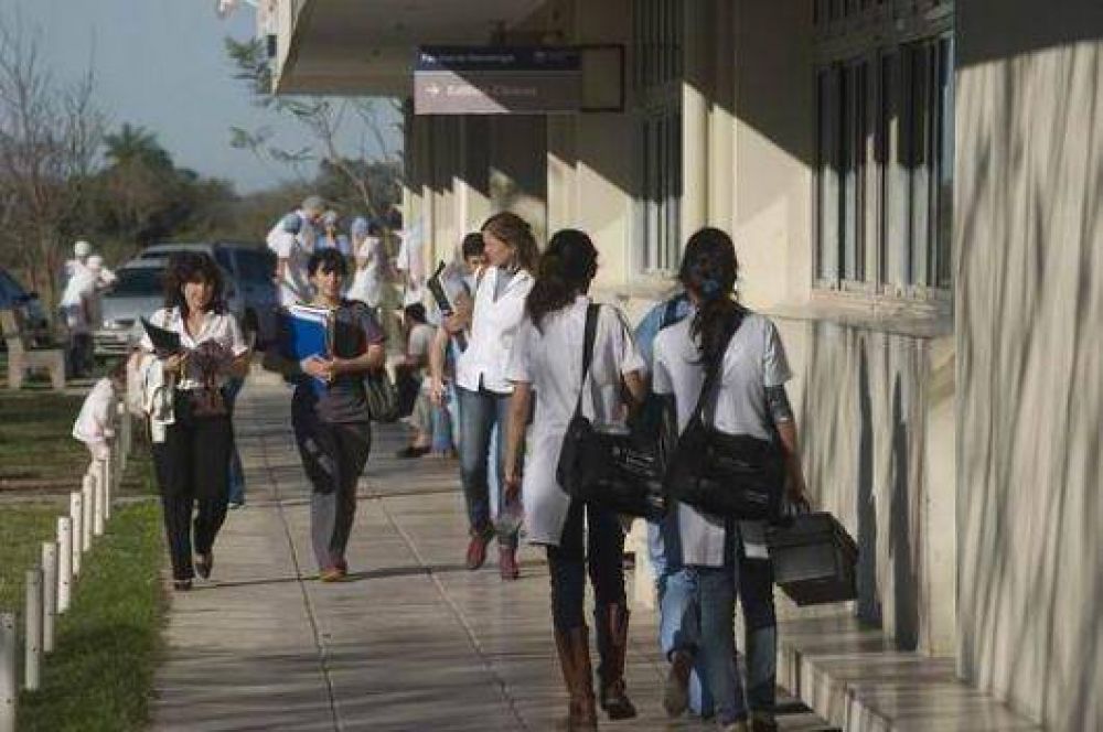 Descentralizaci�n acad�mica, la meta de la Unne para 2014