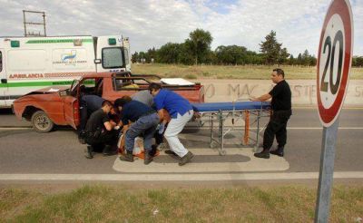 Choc� contra el muro de la avenida Circunvalaci�n
