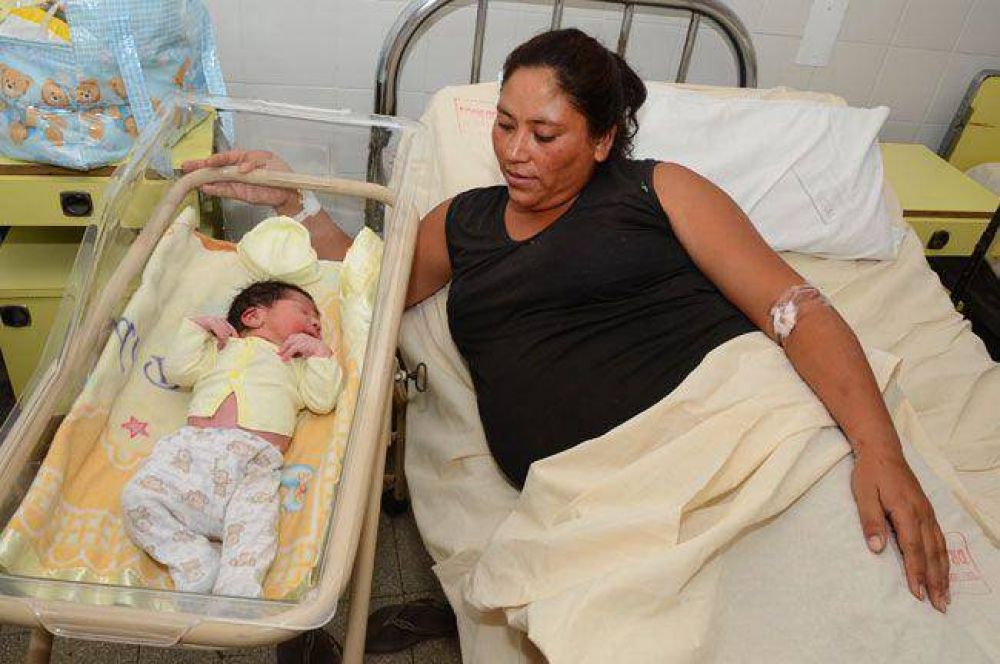 Javier, el primer beb� del a�o en Santa Rosa