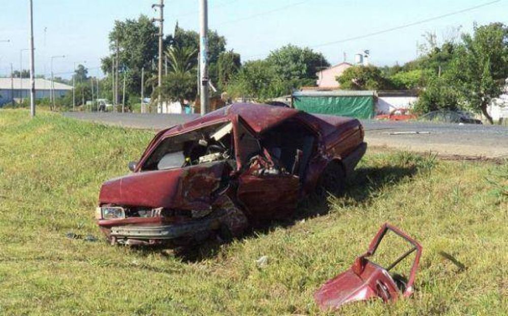 Fuerte choque frontal dej� como saldo una persona muerta