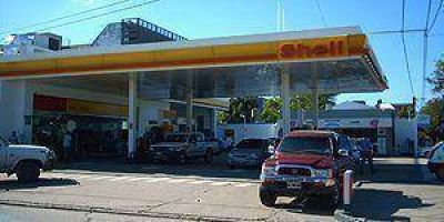 Mientras que en Formosa la nafta s�per de Shell cuesta $10,29, en Bs. As. sale $9,36