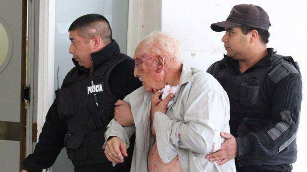 Un anciano resisti� un asalto en las 1008 Viviendas y termin� acuchillado