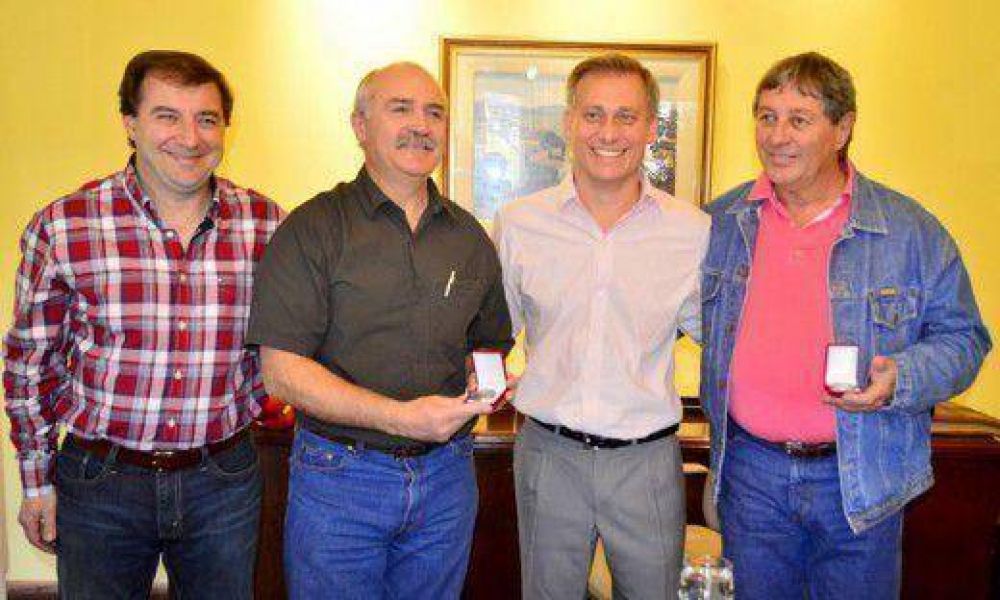 Asume primer Defensor del Pueblo electo por el voto popular en Carlos Paz