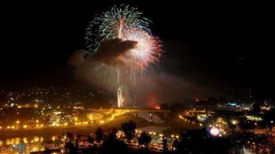 Villa Carlos Paz recibi� el 2014 con un espectacular show de fuegos artificiales