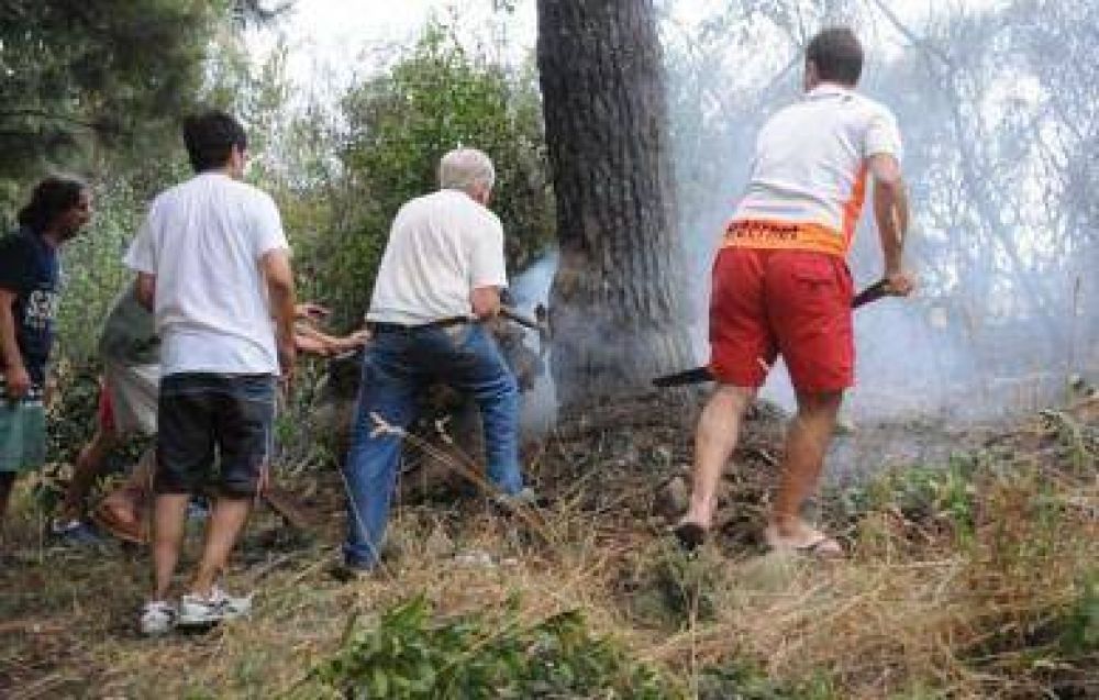 Agobiante jornada para los Bomberos, tras una seguidilla de incendios en distintas zonas