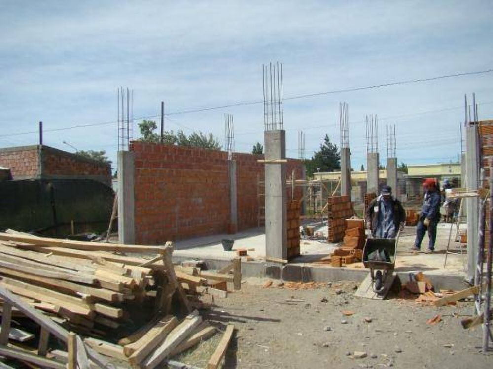 Petroleros Jer�rquicos contin�an con sus obras