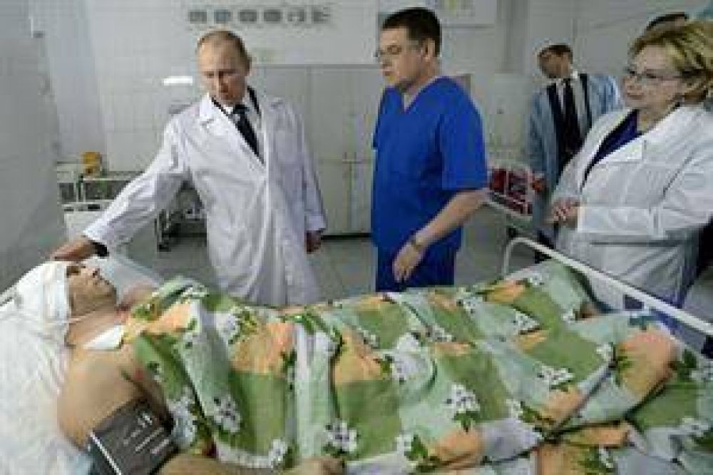 Vladimir Putin al visitar los heridos: "Continuaremos la lucha contra los terroristas hasta su completa aniquilacin"