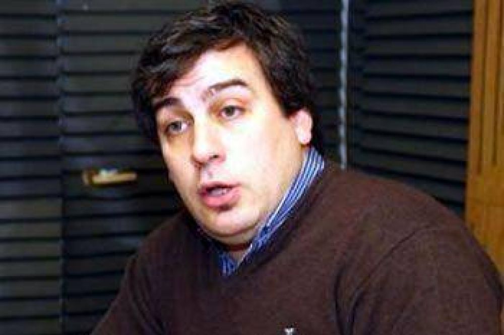 PRADES YA ANUNCI� QUE VA A IR POR LA INTENDENCIA DE CALETA