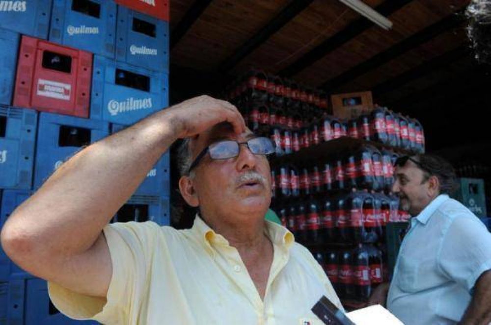 Embisti� con el cami�n a los ladrones para evitar que asaltaran su negocio