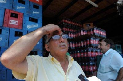 Embisti� con el cami�n a los ladrones para evitar que asaltaran su negocio