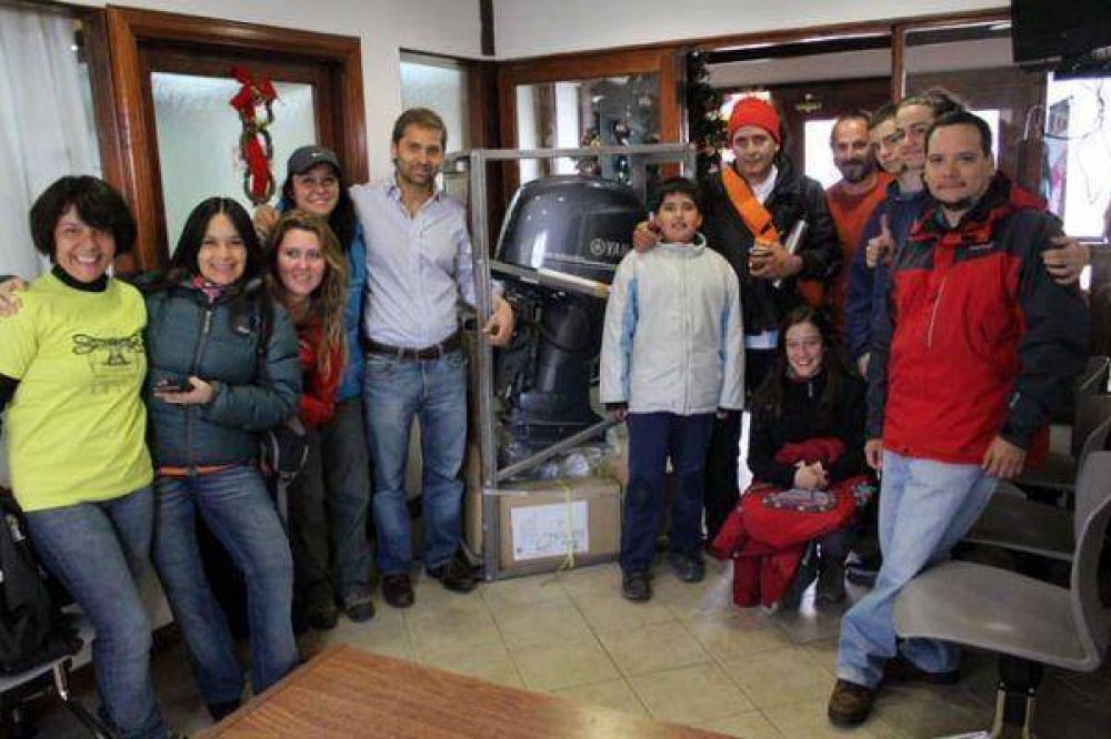 La Municipalidad entreg� un motor fuera de borda a EcoDeportes