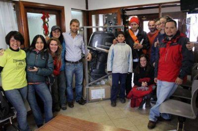 La Municipalidad entreg� un motor fuera de borda a EcoDeportes