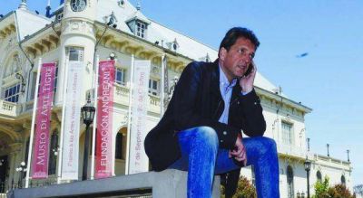 Massa crea espacio interno para la UCR y convoca para el 11 de enero en Madariaga