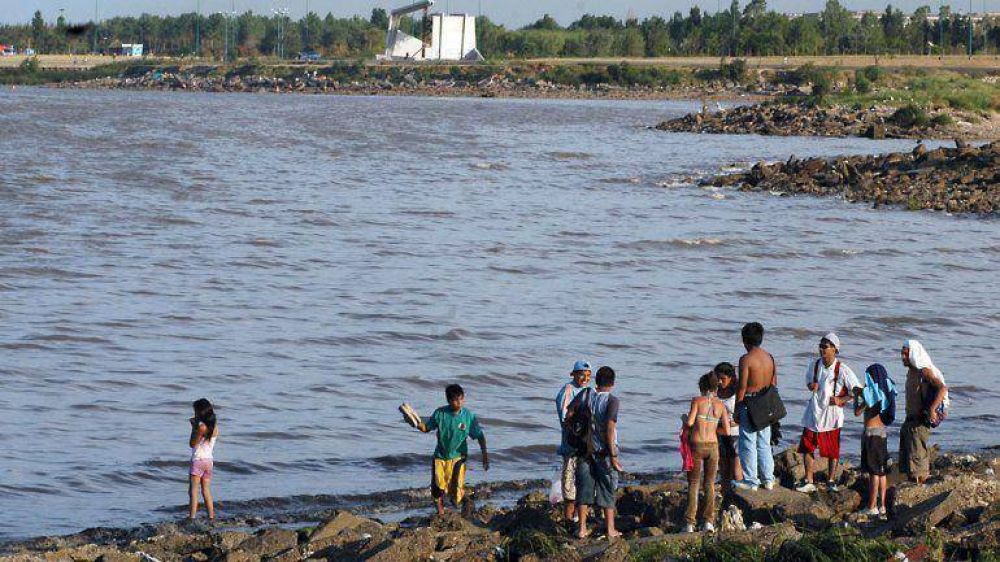 Ataque de palometas en Vicente L�pez: "Defensa Civil controla el �rea constantemente pero la gente, en muchos casos, ignora lo que se les indica"