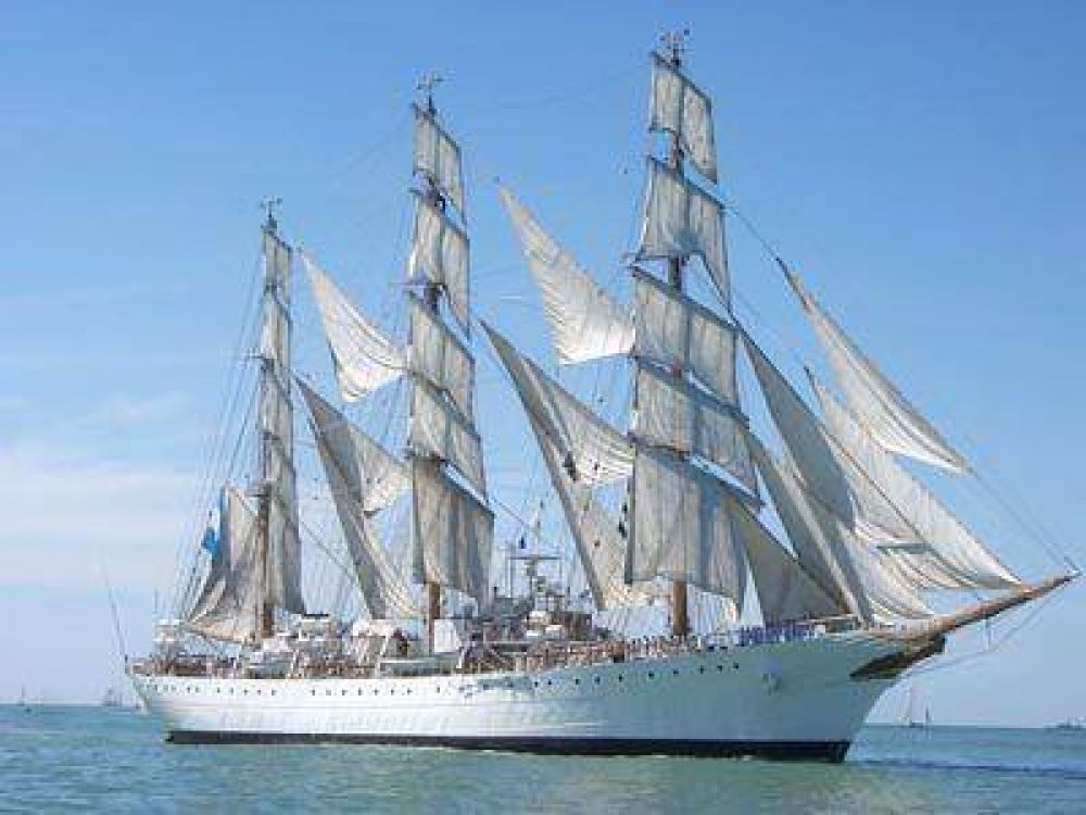 La Fragata Libertad llega a Mar del Plata