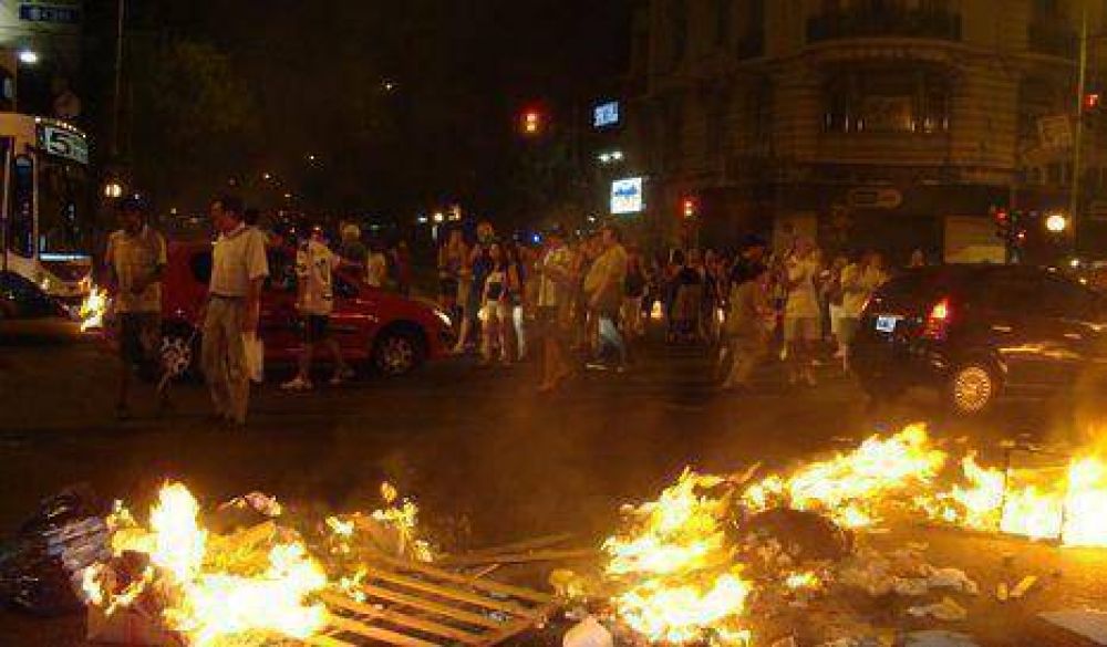Legisladores porte�os denunciaron a Edenor y Edesur por sabotaje