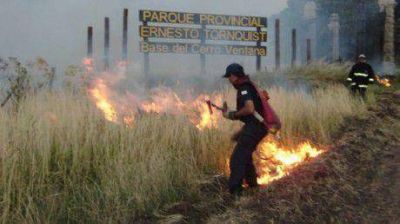 �Creemos que hay 5000 hect�reas quemadas sobre 6800″, dijo el Intendente de Torquinst