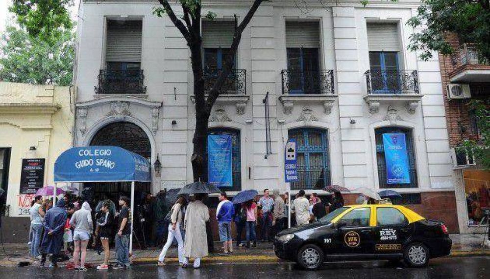 Denuncian vaciamiento del colegio Guido Spano de Palermo