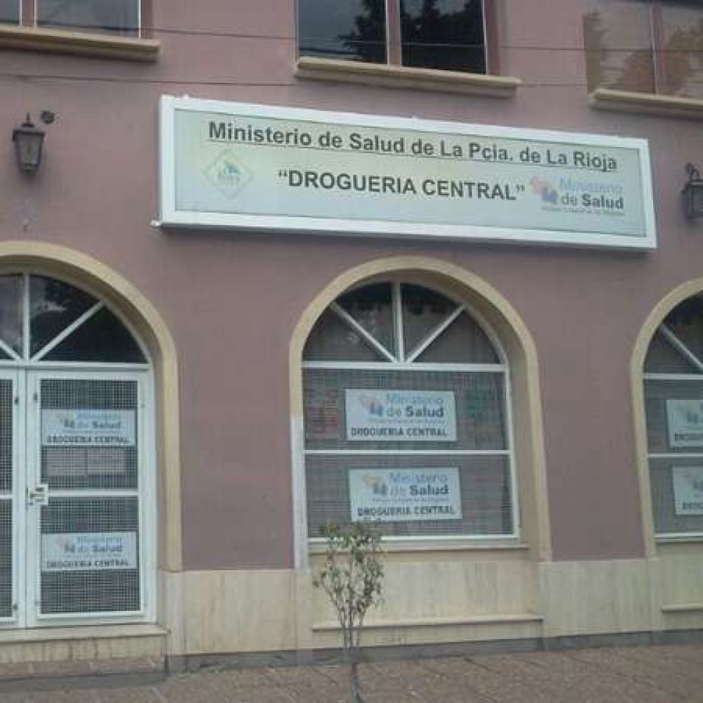 Enojo porque la Droguer�a central no abri� al p�blico
