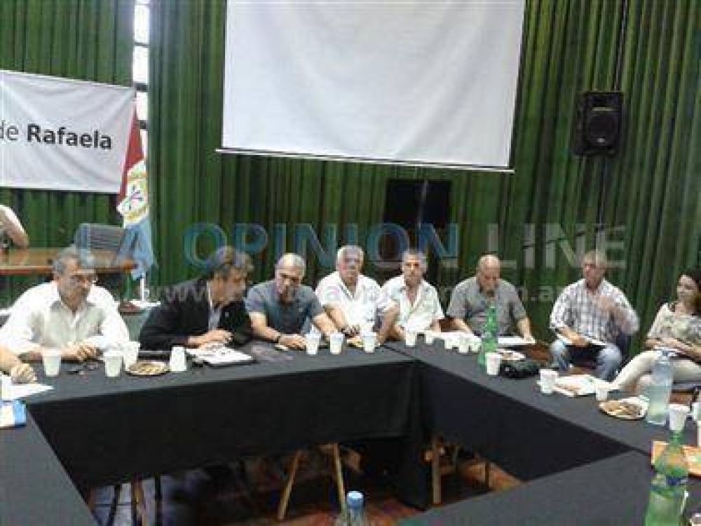 "No es que falte el agua, Rafaela gasta demasiado"