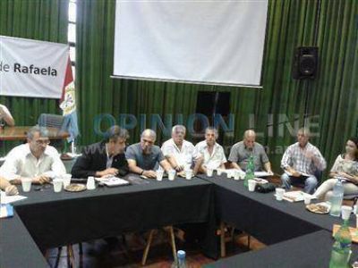 "No es que falte el agua, Rafaela gasta demasiado"