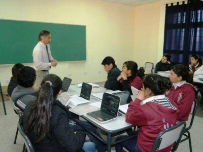 Soto reconoce que no se recuper� el total de las horas de clases perdidas por paros