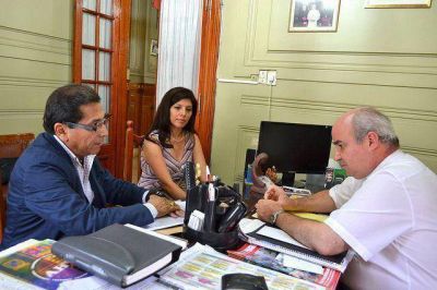 Defensor del Pueblo hizo conocer al Obispo resultados de investigaci�n sobre alcoholismo en j�venes