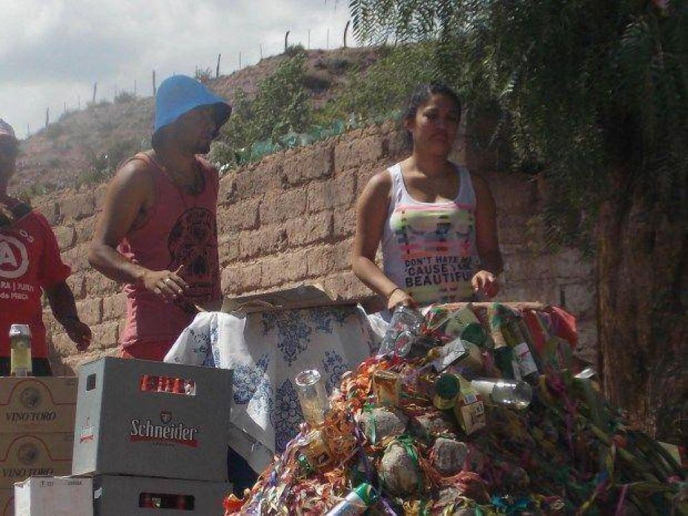 Miles de j�venes se acercaron a Maimar� sedientos de alegr�a