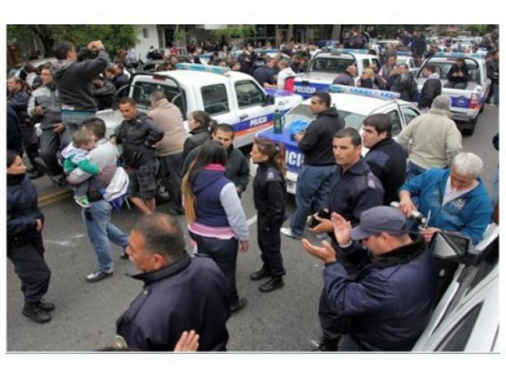 Habr� aumento para polic�as, pero no el del acta acuerdo