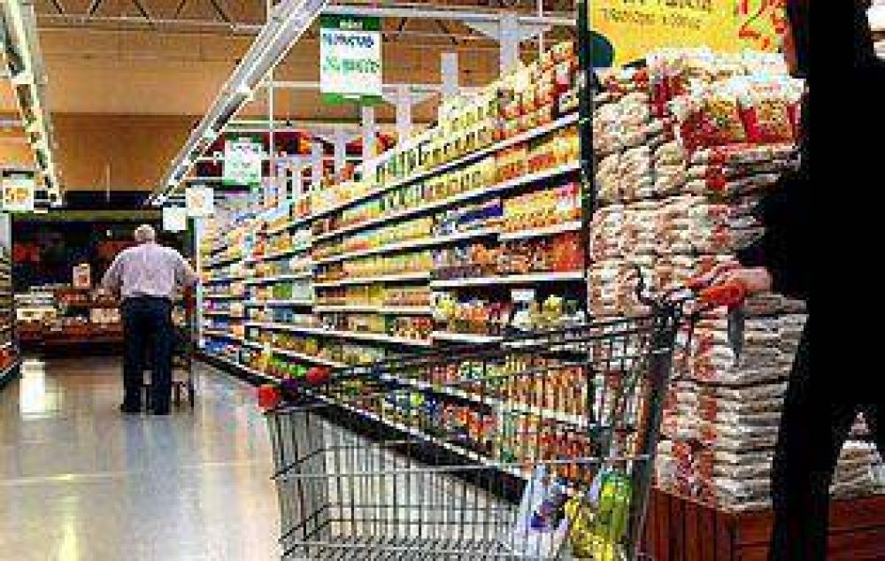 Costa recibe a supermercadistas por acuerdo de precios
