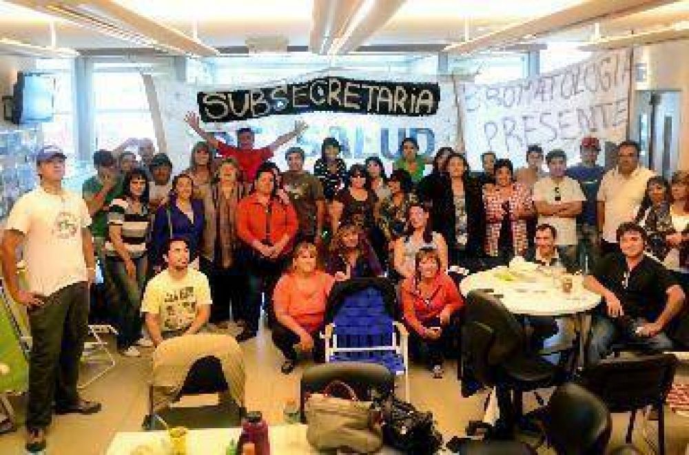 ATE va a la destiler�a y amenaza con m�s cortes