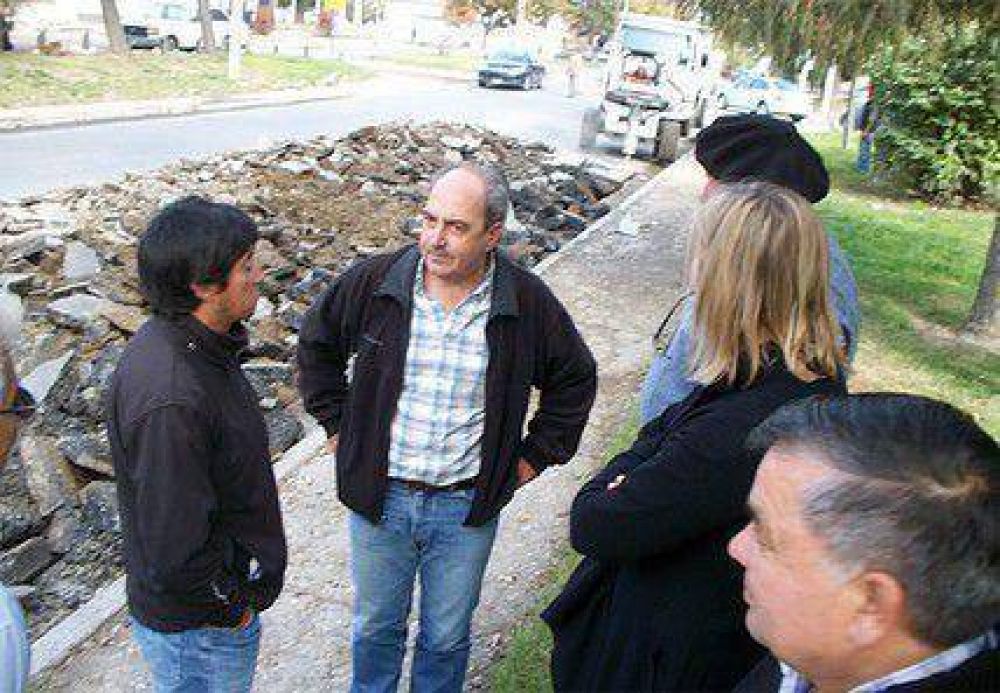 Retoman obras de reparaci�n de calles