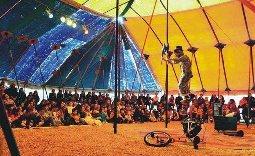 Funci�n de Circo a la gorra para grandes y chicos 