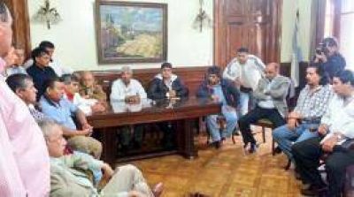 Alperovich ofreci� $ 500 a estatales: lo rechazaron y seguir�n protestando