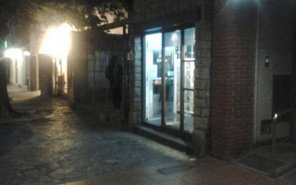 Un delincuente muri� tras ser reducido por vecinos