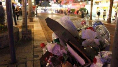 Carlos Paz: Hay basura en las calles y los vecinos se quejan