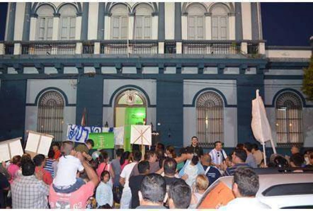 Polic�as y penitenciarios de Gualeguaych� vuelven a movilizarse por aumentos