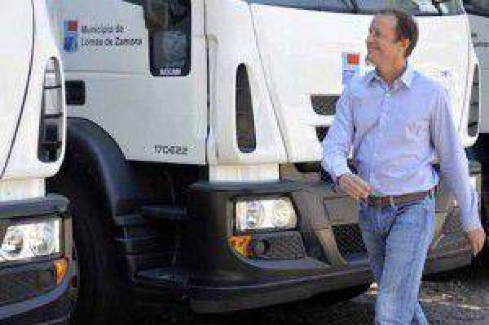 Compran 40 camiones para realizar obras en los barrios