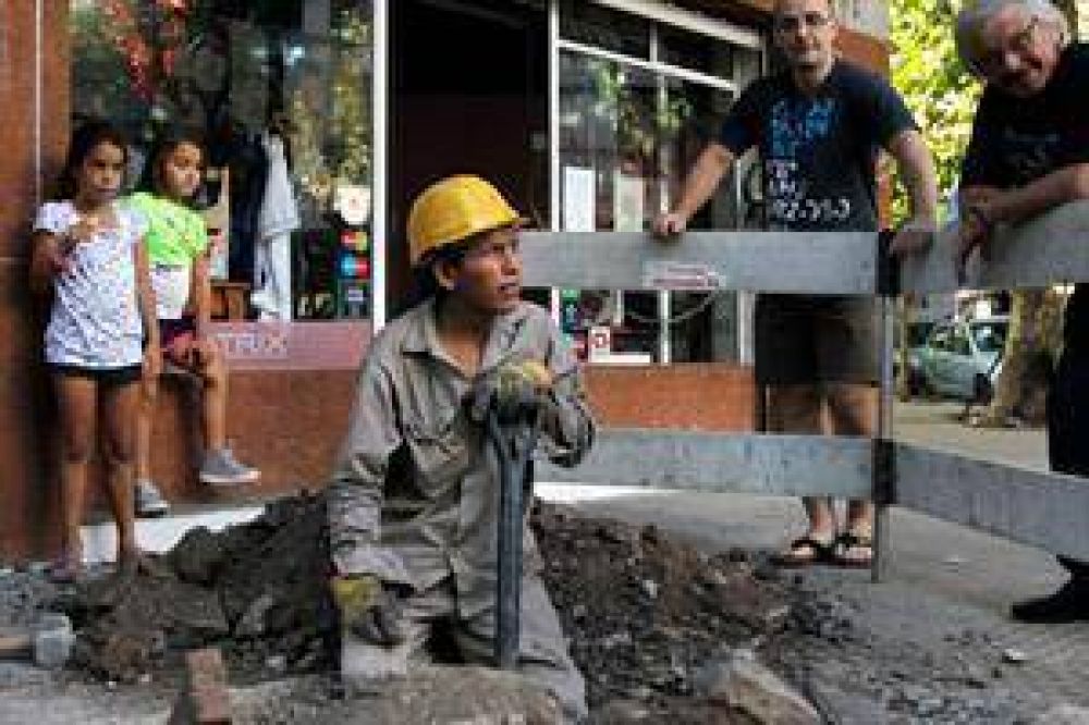 Al menos 21 piquetes se manten�an anoche por falta de luz en los barrios