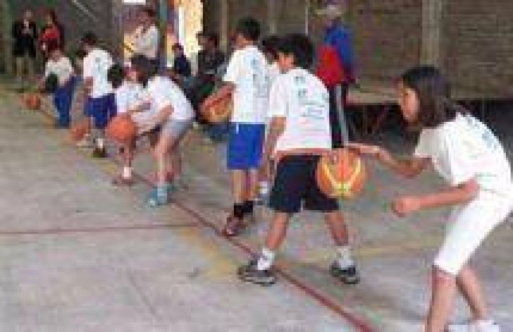 Habr� actividades deportivas y recreativas en las Escuelas Abiertas y Playones Educativos